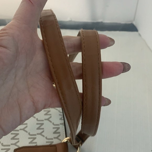 Jones, New York satchel - Picture 10 of 11